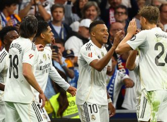 রোমাঞ্চকর এল ক্ল্যাসিকোর শেষ হাসি রিয়ালের, বার্সাকে ২-১ গোলে হারাল লস ব্ল্যাংকোসরা