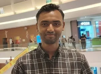 প্রথমবারের টিকিটেই অবিশ্বাস্য সৌভাগ্য: বিগ টিকিট জিতে ২৫০ গ্রাম স্বর্ণবার পেলেন প্রবাসী মনসুর