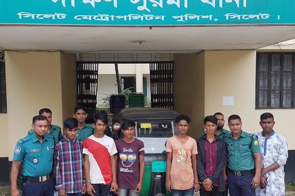 সিলেটে যাত্রীবেশি ভয়ঙ্কর ডাকাত চক্রের সন্ধান, চালককে হত্যার চেষ্টা করার সময় ৫ জন গ্রেপ্তার