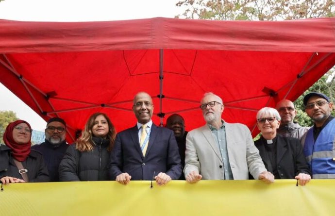 বিভেদ ও উগ্রবাদের বিরুদ্ধে ঐক্যের জনসমুদ্র: টাওয়ার হ্যামলেটসে শান্তি র্যালি