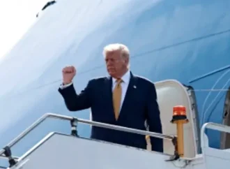 আসিয়ান সম্মেলন শেষে মালয়েশিয়া ত্যাগ করলেন ট্রাম্প: কুয়ালালামপুর শান্তিচুক্তিতে ট্রাম্পের প্রশংসা