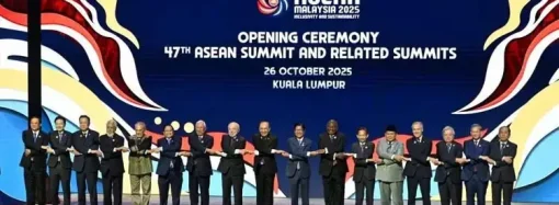 আসিয়ান সম্মেলন শেষে মালয়েশিয়া ত্যাগ করলেন ট্রাম্প: কুয়ালালামপুর শান্তিচুক্তিতে ট্রাম্পের প্রশংসা