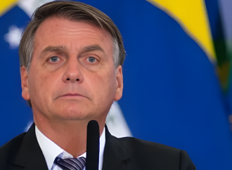 ২৭ বছরের সাজা এড়াতে পালানোর চেষ্টায় ব্রাজিলের সাবেক প্রেসিডেন্ট গ্রেপ্তার—রাজনীতিতে নতুন ঝড়