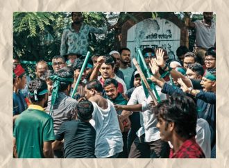 ধানমন্ডি ৩২-এ পুলিশের নিয়ন্ত্রণ, সরিয়ে দেওয়া হলো বিক্ষোভকারীদের