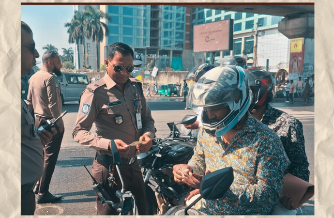 চালু হচ্ছে বাংলাদেশ পুলিশের নতুন আয়রন-গ্রে ইউনিফর্ম