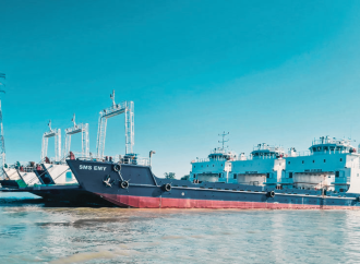 বাংলাদেশি জাহাজের বাড়তি চাহিদায় আমিরাতে পৌঁছালো তিনটি আধুনিক ল্যান্ডিং ক্রাফট