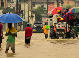 শ্রীলঙ্কায় ঘূর্ণিঝড় ‘ডিটওয়াহ’-এর তাণ্ডব: বন্যা ও ভূমিধসে মৃতের সংখ্যা ১৫৬ ছাড়ালো, নিখোঁজ দুই শতাধিক