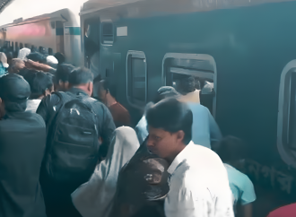 উপকূল এক্সপ্রেসের চাকায় পা আটকে যাওয়া শিশুটির আর্তনাদে কেঁপে উঠে পুরো প্ল্যাটফর্ম, পঙ্গু হাসপাতালে ভর্তি, পা কাটার শঙ্কা