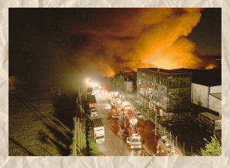 আর্জেন্টিনার শিল্প কমপ্লেক্সে ভয়াবহ বিস্ফোরণ ও অগ্নিকাণ্ড, ১৫ ইউনিট ফায়ার সার্ভিসের চেষ্টা ব্যর্থ; বিমানবন্দরে ফ্লাইট বিপর্যয়