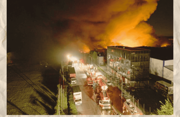 আর্জেন্টিনার শিল্প কমপ্লেক্সে ভয়াবহ বিস্ফোরণ ও অগ্নিকাণ্ড, ১৫ ইউনিট ফায়ার সার্ভিসের চেষ্টা ব্যর্থ; বিমানবন্দরে ফ্লাইট বিপর্যয়