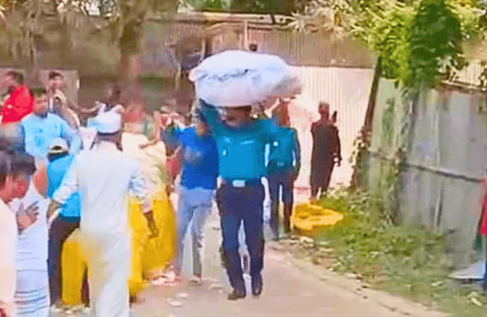 পূবাইল থানার মোল্লা মো. খালিদ হোসেনের সাহসী পদক্ষেপ