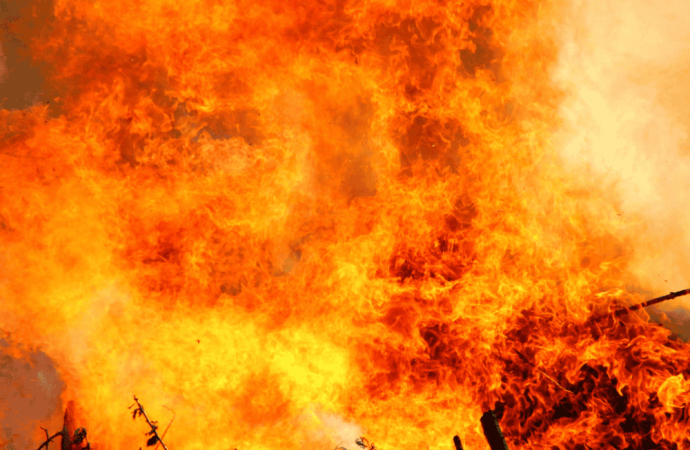 দুপুর দেড়টায় শুরু হওয়া আগুনে কোনো হতাহত নেই, তদন্ত চলমান