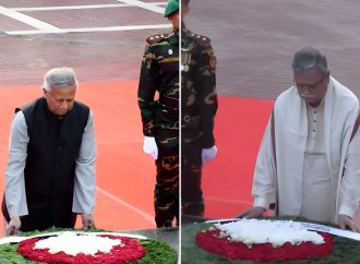 মিরপুর স্মৃতিসৌধে পুষ্পস্তবক অর্পণ করে  ১৯৭১-এর শহীদদের স্মরণ মোহাম্মদ সাহাবুদ্দিন ও মুহাম্মদ ইউনূসের