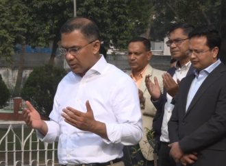 তারেক রহমানের শ্বশুরবাড়ির প্রতি শ্রদ্ধা: কবর জিয়ারত