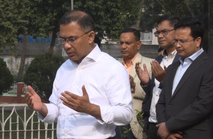 তারেক রহমানের শ্বশুরবাড়ির প্রতি শ্রদ্ধা: কবর জিয়ারত