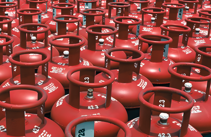 সারাদেশে এলপিজি সিলিন্ডার সরবরাহ বন্ধের ঘোষণা: সংকটের মুখে গৃহস্থালি ও ব্যবসা প্রতিষ্ঠান