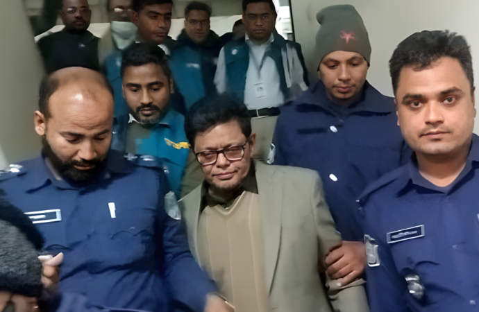 পেনশন আটকে ঘুষ বাণিজ্য: দুদকের হাতে আটক যশোরের জেলা প্রাথমিক শিক্ষা অফিসার