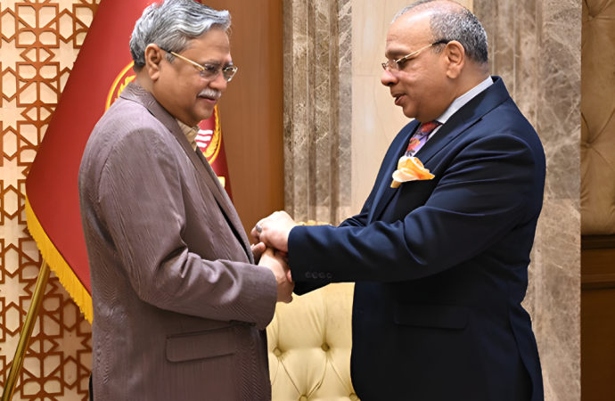 রাষ্ট্রপতি মো. সাহাবুদ্দিনের সঙ্গে সৌজন্য সাক্ষাৎ করেছেন নবনিযুক্ত প্রধান বিচারপতি জুবায়ের রহমান চৌধুরী