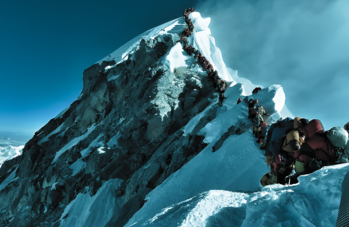 অস্ট্রিয়ার আল্পসে ভয়াবহ তুষারধস, ৫ স্কিয়ারের মৃত্যুতে শোক