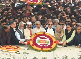 বহুদলীয় গণতন্ত্রের প্রবর্তক, শহীদ প্রেসিডেন্ট জিয়াউর রহমানের সমাধিতে গভীর শ্রদ্ধায় পুষ্পস্তবক অর্পণ করেছে বিএনপি