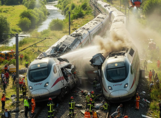 স্পেনে দ্রুতগতির দুই ট্রেনের ভয়াবহ সংঘর্ষ, ২১ জনের প্রাণহানি
