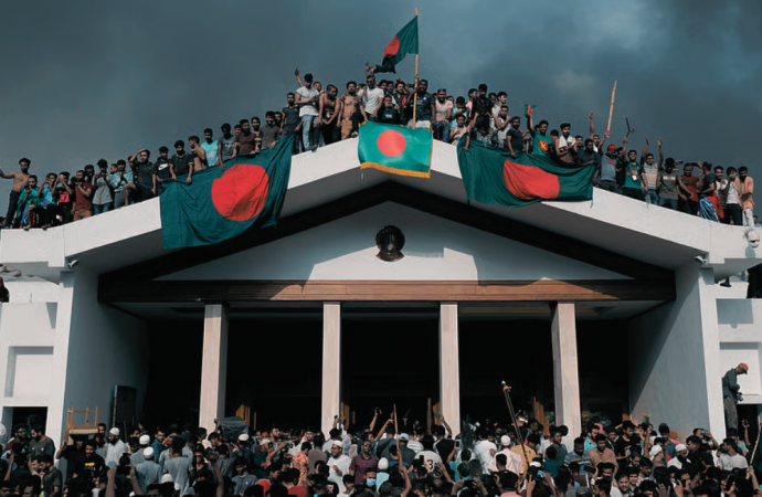 জুলাই গণঅভ্যুত্থানকারীদের আইনি সুরক্ষা নিশ্চিত: জারি হলো দায়মুক্তি অধ্যাদেশ