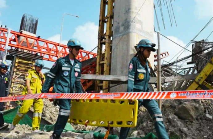 থাইল্যান্ডে ভয়াবহ ট্রেন দুর্ঘটনা: নির্মাণাধীন ক্রেন ভেঙে পড়ার পর ট্রেন লাইনচ্যুত হয়ে নি’হত অন্তত ২২