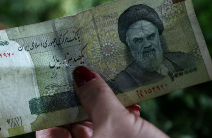 ইরানি রিয়ালের রেকর্ড দরপতন: ১ ডলারে এখন ১৫ লাখ রিয়াল