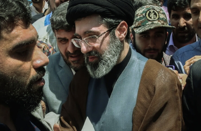 খামেনিপুত্র মোজতবা খামেনির নামে বিদেশে বিপুল সম্পদের পাহাড়: চাঞ্চল্যকর তথ্যে তোলপাড়