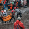 ইন্দোনেশিয়ায় ভয়াবহ ভূমিধস: ২৩ নৌসেনার মৃত্যু, উদ্ধার অভিযান অব্যাহত