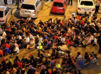 মালয়েশিয়ায় অভিবাসন বিভাগের সাঁড়াশি অভিযান: ৫৬ বাংলাদেশিসহ ২১৮ জন আটক