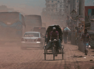 বায়ুদূষণে টানা চতুর্থ দিন শীর্ষে ঢাকা: জনস্বাস্থ্য নিয়ে বাড়ছে উদ্বেগ