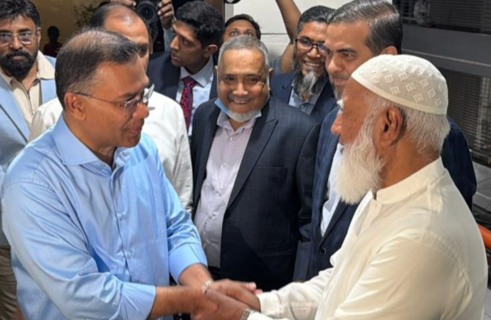 জামায়াত আমিরের বাসায় তারেক রহমান: দেশের বর্তমান পরিস্থিতি ও ভবিষ্যৎ রাজনীতি নিয়ে আলোচনা