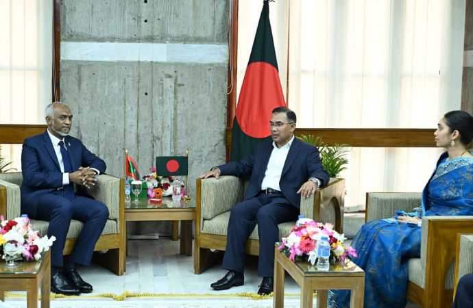 প্রধানমন্ত্রী তারেক রহমানের সঙ্গে মালদ্বীপের প্রেসিডেন্ট মোহাম্মদ মুইজ্জ-এর বৈঠক: দ্বিপাক্ষিক সহযোগিতা জোরদারে ঐকমত্য