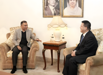 প্রধানমন্ত্রীর সঙ্গে চীনের রাষ্ট্রদূত ইয়াও ওয়েনের সৌজন্য সাক্ষাৎ: দ্বিপাক্ষিক সম্পর্ক জোরদারের অঙ্গীকার