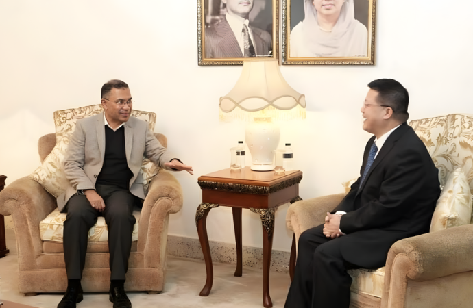 প্রধানমন্ত্রীর সঙ্গে চীনের রাষ্ট্রদূত ইয়াও ওয়েনের সৌজন্য সাক্ষাৎ: দ্বিপাক্ষিক সম্পর্ক জোরদারের অঙ্গীকার