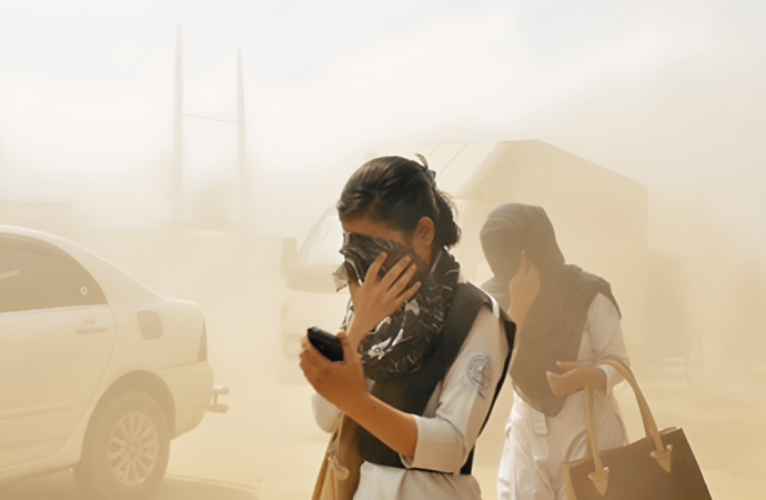 বায়ুদূষণে আজ বিশ্বচ্যাম্পিয়ন ঢাকা: বাতাসের মান ‘খুব অস্বাস্থ্যকর’ পর্যায়ে