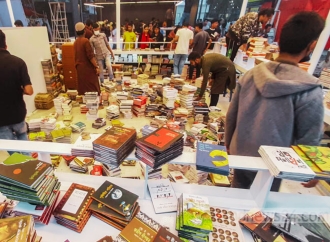 ‘বহুমাত্রিক বাংলাদেশের’ প্রত্যয়ে বইমেলা শুরু বৃহস্পতিবার: শেষ মুহূর্তের প্রস্তুতিতে মুখর সোহরাওয়ার্দী উদ্যান