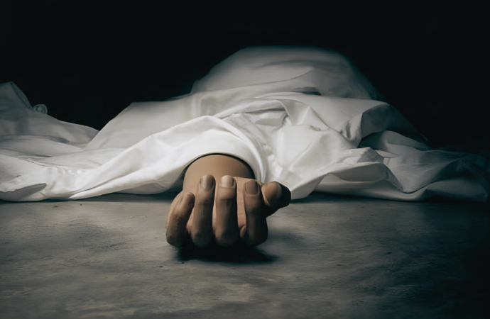 রাজধানীর হাজারীবাগে স্কুলছাত্রীকে কুপিয়ে হ’ত্যা: এলাকায় চরম উত্তেজনা ও শোক