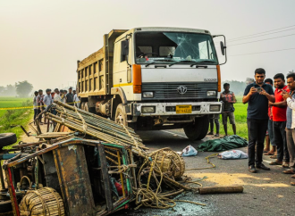 পুঠিয়ায় ট্রাক-ভুটভুটি সংঘর্ষে দুই মুরগি ব্যবসায়ীর মৃত্যু: চালক আটক