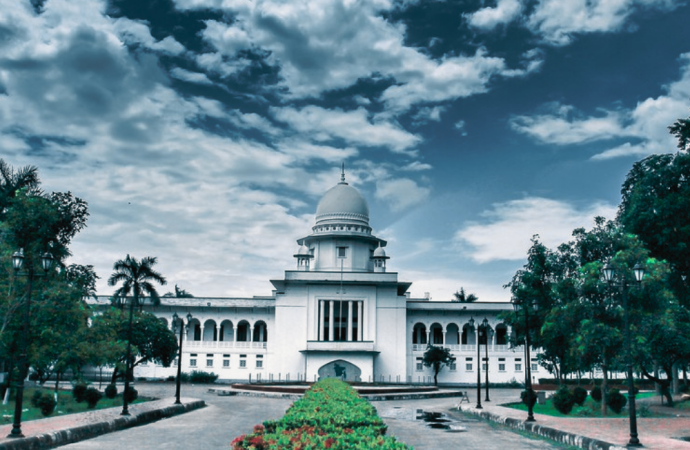 মামলার জট কমাতে নিম্ন আদালতের ছুটি অর্ধেক কমিয়ে আনল সুপ্রিম কোর্ট