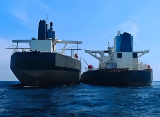 মালয়েশিয়ায় ১২৯ মিলিয়ন ডলারের তেলসহ দুটি বিশাল ট্যাংকার জব্দ