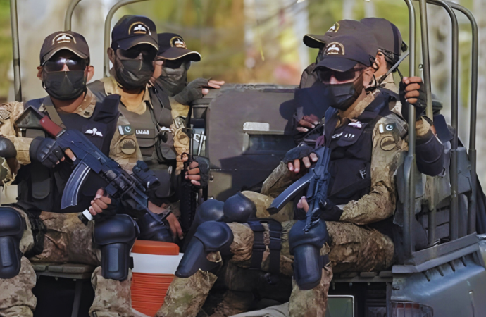 বেলুচিস্তানে পাকিস্তান সেনাবাহিনীর বড় অভিযান: ৯২ সন্ত্রাসী নিহত হওয়ার তথ্য নিশ্চিত করল আইএসপিআর