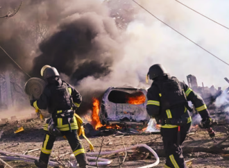 মাইনাস ২০ ডিগ্রি শীতে রুশ হামলা: ৭০ মিসাইল ও ৪৫০ ড্রোনে বিপর্যস্ত ইউক্রেন