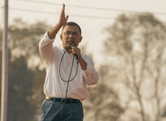 খুলনায় তারেক রহমানের বিশাল নির্বাচনি জনসভা: দক্ষিণ-পশ্চিমাঞ্চলের রাজনীতিতে নতুন হাওয়া