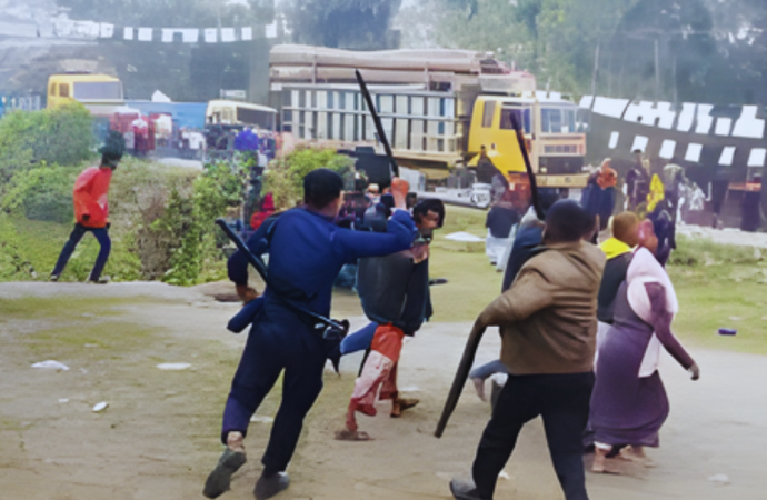 ভোলায় ককটেল বিস্ফোরণ ও ব্যালট ছিনতাই: আড়াই ঘণ্টা বন্ধ থাকার পর ভোট শুরু