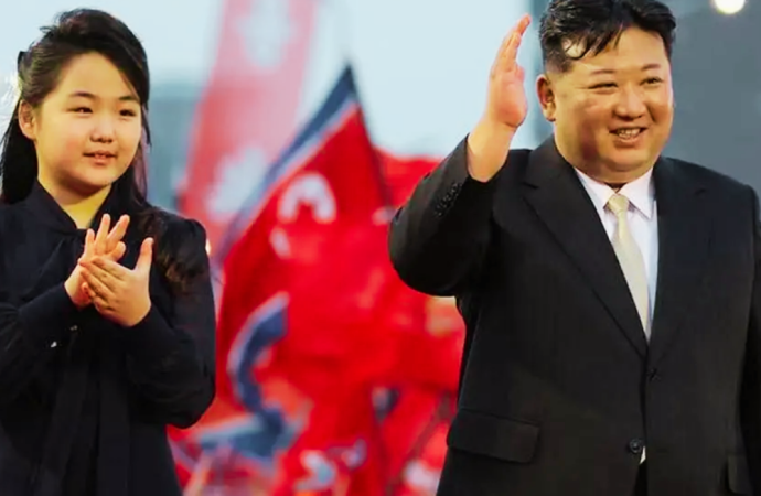 উত্তর কোরিয়ার ক্ষমতায় কিম জং উনের কন্যা: উত্তরাধিকারী হিসেবে আসছে অফিসিয়াল ঘোষণা