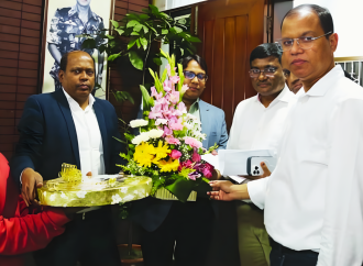 তারেক রহমানের জন্য মমতা বন্দ্যোপাধ্যায়ের অভিনন্দন: ফুল ও মিষ্টি পাঠিয়ে শুভেচ্ছা জানালেন পশ্চিমবঙ্গের মুখ্যমন্ত্রী