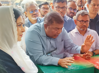 ভাষানটেকে অগ্নিকাণ্ডে ক্ষতিগ্রস্তদের পাশে মানবিক সহায়তায় ডা. জোবাইদা রহমান