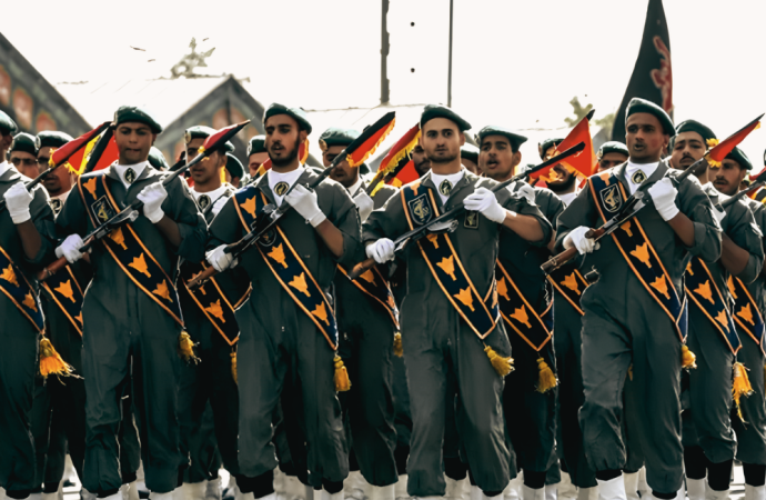 ইরানের কঠোর পাল্টাপাল্টি হুঁশিয়ারি: শীঘ্রই ‘বিধ্বংসী অভিযান’ শুরুর ঘোষণা আইআরজিসির